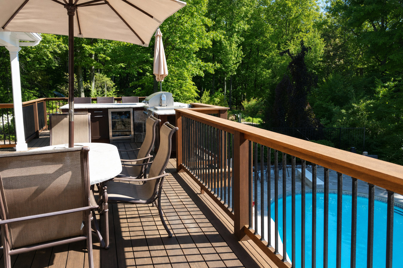 Outdoor kitchen decks